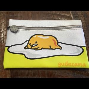 Gudetama clutch